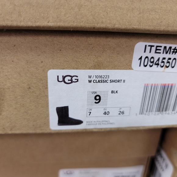 🎁UGG Ladies’ Classic Short II Boot - Picture 5 of 16